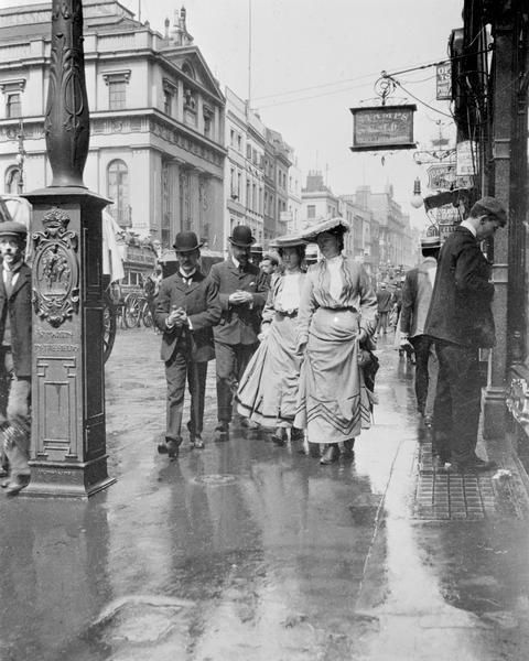 Street Sweeper Skirt's... 1900’s London www.fashion.net