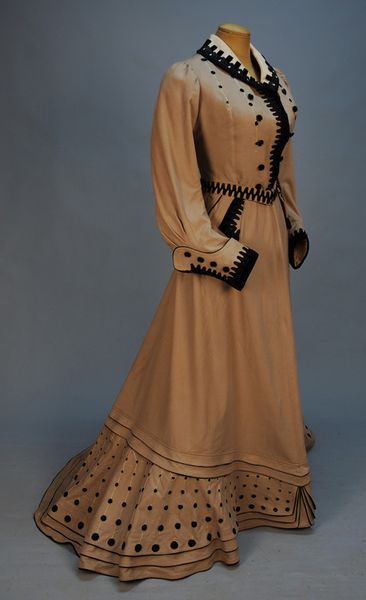 Promenade suit ca. 1904 From Whitaker Auctions