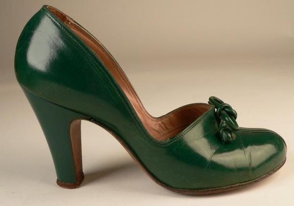 40s green round toe baby doll pumps (old ebay listing)