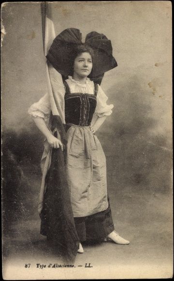 Postcard Trachten Elsaß, Frau mit Flagge | akpool.co.uk