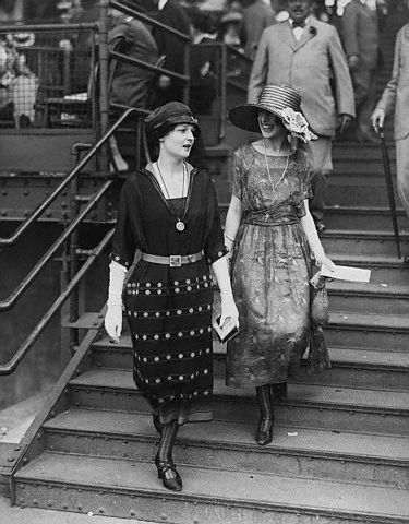 1920s Women at Horse Races