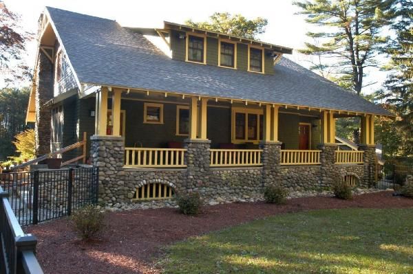 Arts & Crafts Style Home | The exterior of Mollye Wolahan’s Arts and Crafts home in Pelham remain…