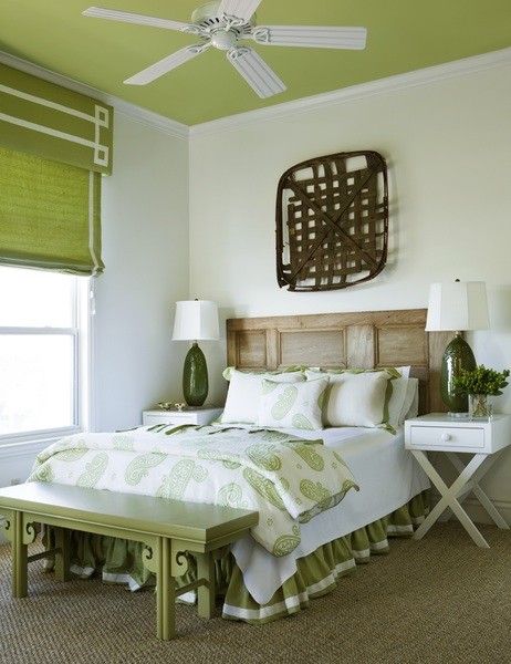 Fun idea to paint the ceiling instead of the walls!