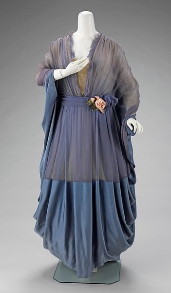 Tea Gown  1910-1915  The Metropolitan Museum of Art