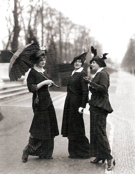 Sharply tailored and masculine fashions on the Bois de Boulogne, 1914.