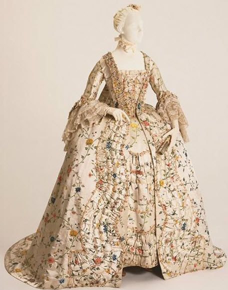 Robe a la francaise, c. 1755-60. Philadelphia Museum of Art.