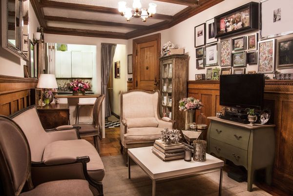 Charlotte's Sophisticated 300 Square Foot Studio