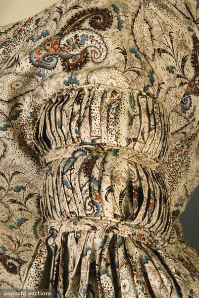 FLORAL PAISLEY MATERNITY DRESS, 1835-1840 - sleeve detail