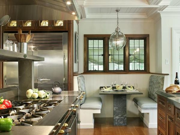 Love The Built-In Booth!!! http://www.hgtv.com/designers-portfolio/room/cottage/kitchens/8683/index…