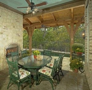 See that pool in the background?