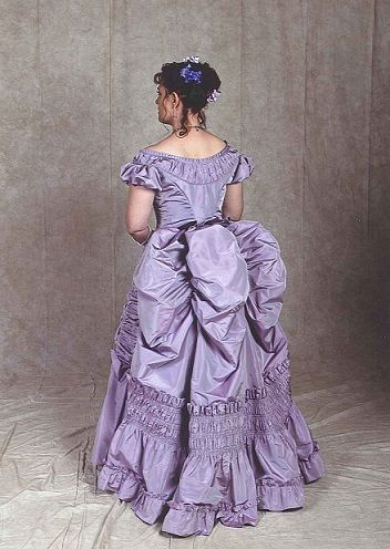 Historical Sewing - 1873 dinner dress repro    http://www.historicalsewing.com/wp-content/uploads/J…