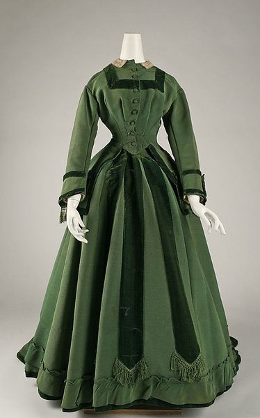 Dress 1868, American, Made of silk