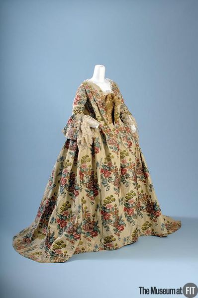 Robe à la française 1735