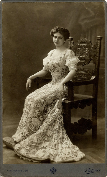 Mata Hari, 1907