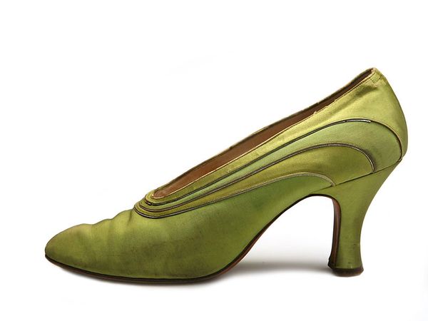 1920s Green satin and silver leather pumps. Russian Shoe Museum.