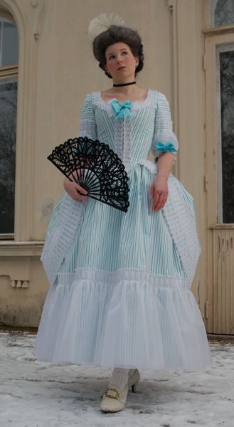 CoutureMayah - an incredible polonaise re-creation, and full dress diary with detailed construction…