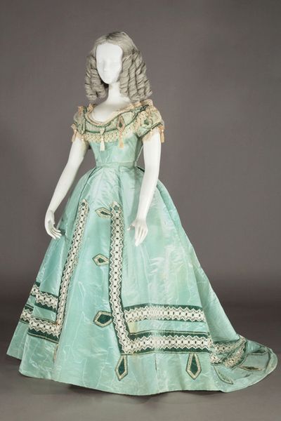 Evening dress, France, circa 1865. Kobe Fashion Museum.