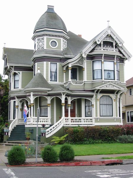 Alameda's most-photographed house