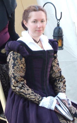 c.1569 by Mode Historique