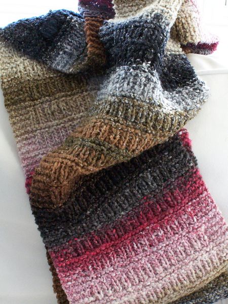Free Pattern: Ribbie Taiyo Scarf by Megan Delorme