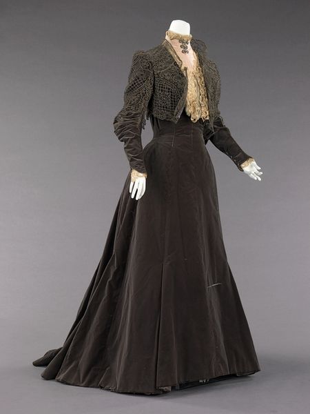 Charles Fredrick Worth dress ca. 1889