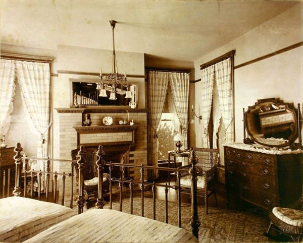 Bedroom 1910's