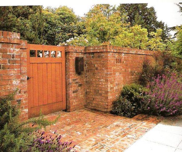 Cool arts & crafts garden gate