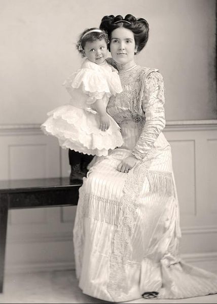 1900s dresses.