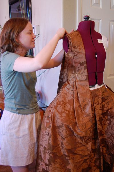 How to drape an 18th c. Robe Francaise by Koshka (Katherine)