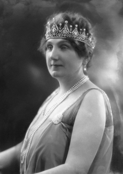Charlotte, Marchioness of Huntly, wearing the Huntly Tiara, 1922, United Kingdom (diamonds). © Nat…