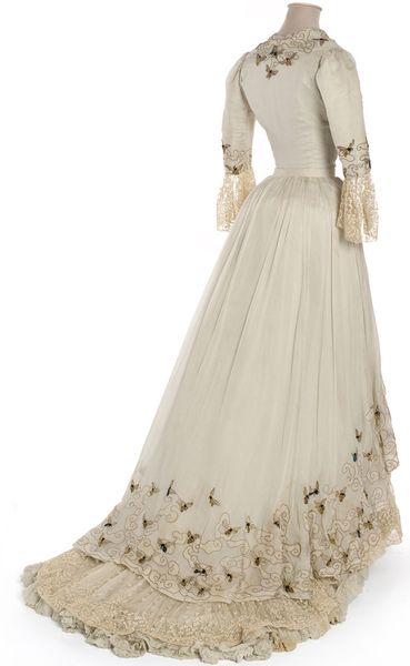 Chiffon evening dress, Doucet, Paris, 1900-05, (rear view)