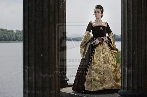 Tudor gown by ~LenoraGewandungen on deviantART