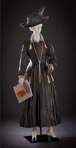 Ensemble 1917 The FIDM Museum - OMG that dress!