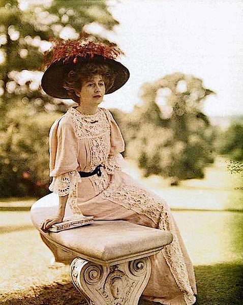 1906 Lady Helen Vincent by Lionel de Rothschild (Rothschild archives)