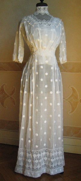 dotted muslin dress, ca 1909