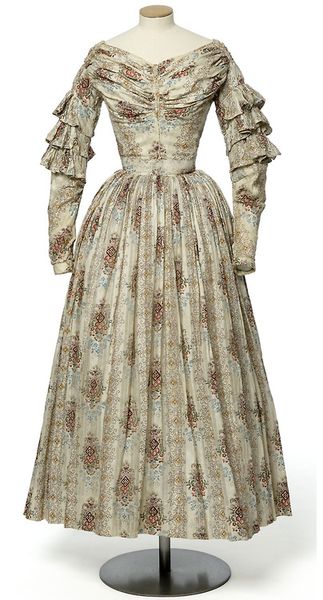 Dress 1840 Les Arts Décoratifs