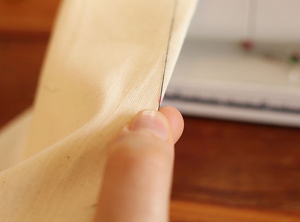 Sewing darts without marking them