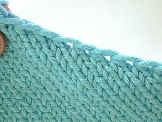 How to: picking up stitches for a smooth neckline edge #knitting
