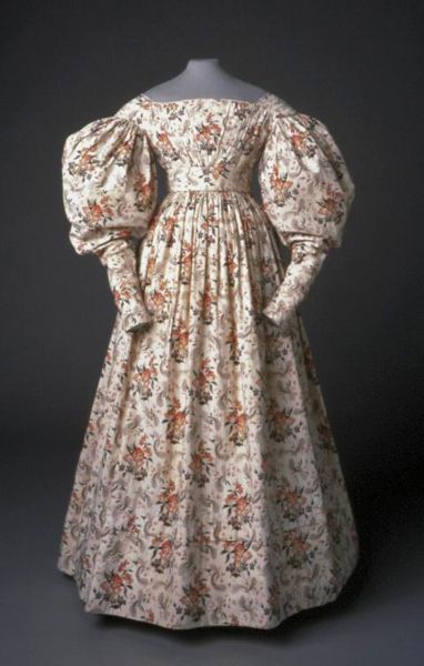 Dress, 1830-1833. American Textile History Museum, 1998.8-A-B