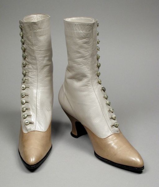Pair of Woman's Boots Wetherby, Kayser Shoe Company (United States, California, Los Angeles) Laird,…