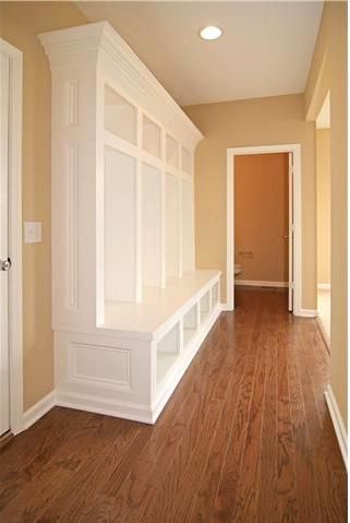 Awesome mudroom/bench tutorial