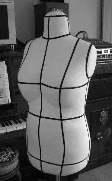 Padding a Dressform - Full Tutorial - The Sewing Forum. [Tags: dummy, mannequin, dress form, dressf…