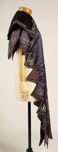 pereline 1830 | Embroidered deep purple silk pelerine, British, ca. 1830.