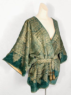 Fortuny short velvet jacket stenciled with the lace pattern, 1920s. Circular sewn-in label: "Marian…