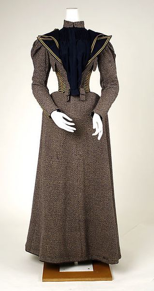 Walking dress