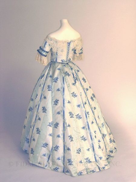 Day dress, 1853-54. FIDM Museum.