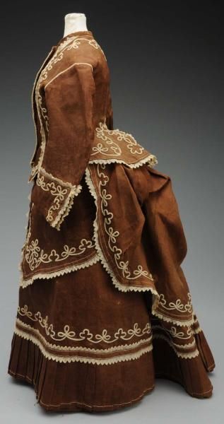 Stunning 1868-1870 dress, 3 pieces with soutache braid and eyelet trim, back bustle..