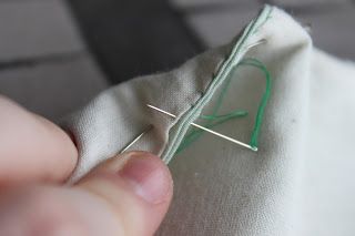 Stay-ing Alive: Historical Dress Adventures and Ramblings: How to do a Weird Running Whip Stitch Th…