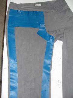 Using painter's tape to copy RTW clothing you already have - v. clever! From: http://cheapandpicky.…