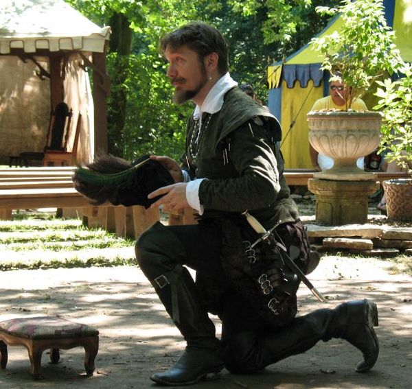 Recreation of Elizabethan Gentleman's garb. So well done!